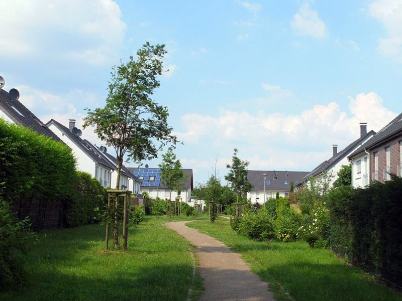 Grünanlage mit Fußweg zwischen den Bauabschnitten Stodiekring und Leibnizstraße (StA Kaarst D3-3 Nr. 316)