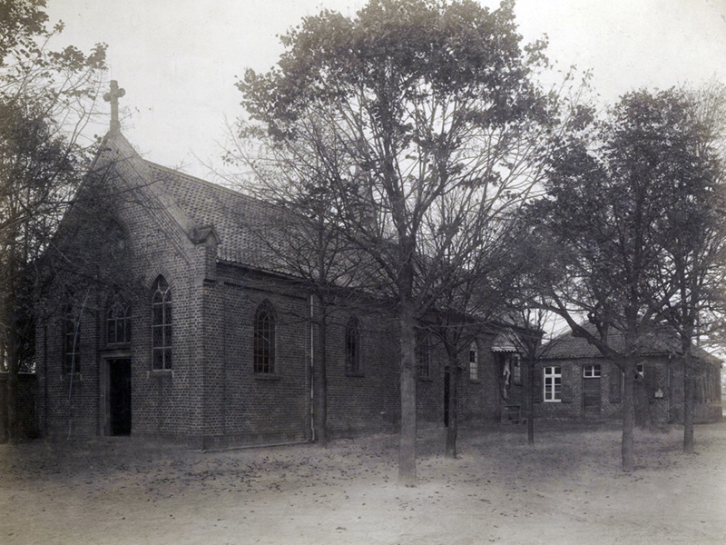 An der Kapelle, Vorst; Die Vorster Kapelle im Jahre 1919, im Vordergrund der Haupteingang.